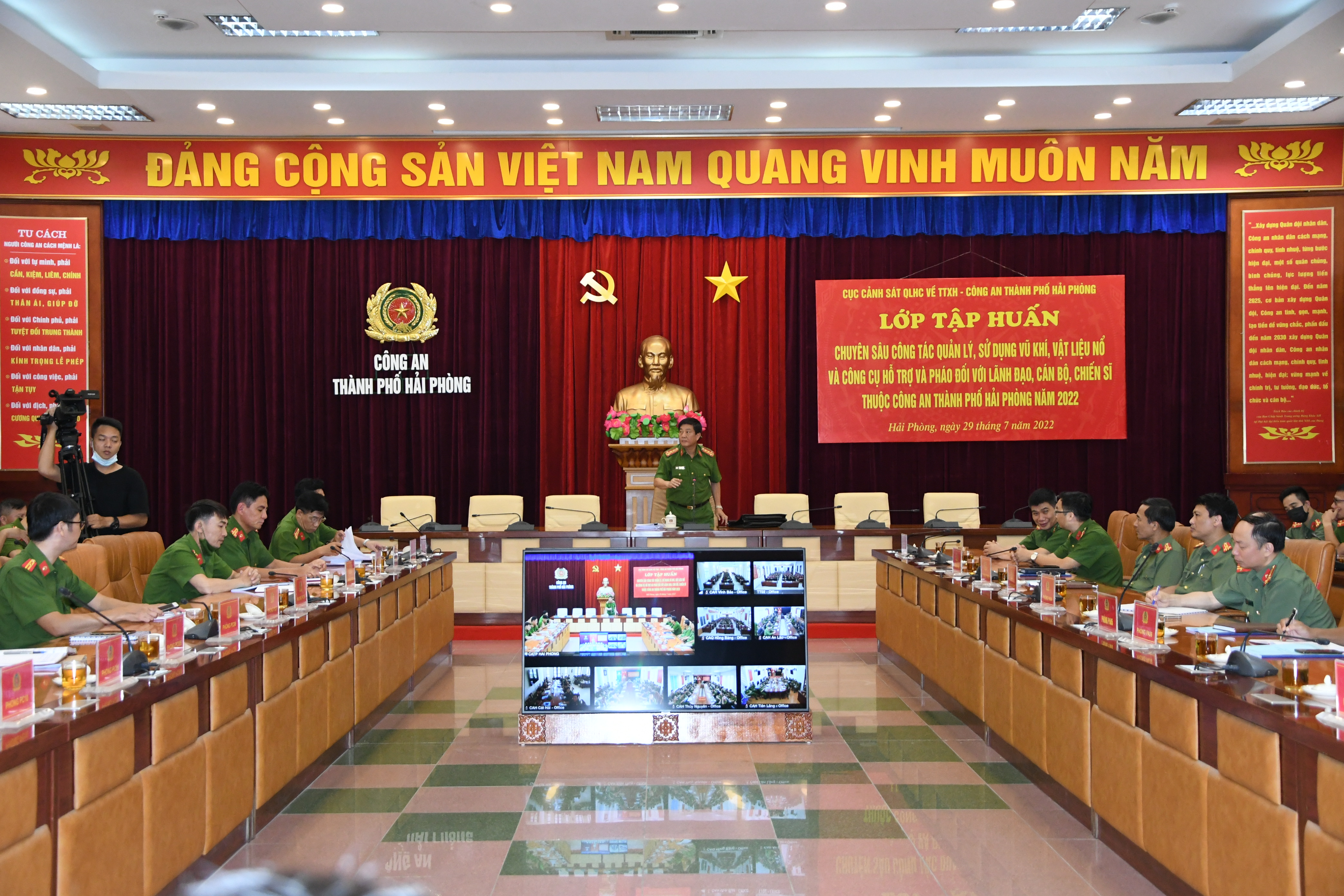 Tập huấn chuyên sâu công tác quản lý, sử dụng VK, VLN, CCHT, pháo